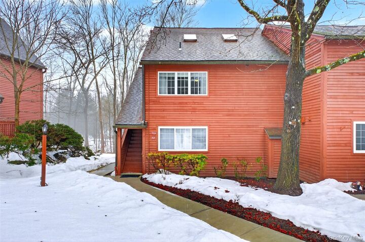 Property Photo:  702 Autumn Lane  NY 10509 