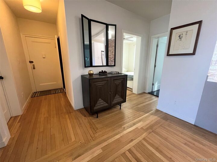 Property Photo:  64 Sagamore Road E6  NY 10708 
