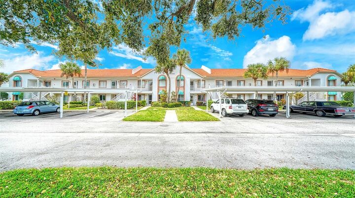 Property Photo: 4244 Madeira Court 3316 FL 34233