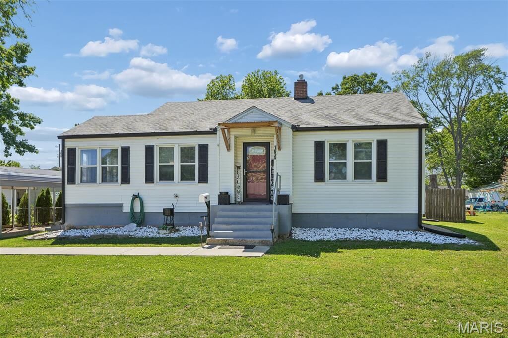 Property Photo: 103 N Country Lane MO 63601