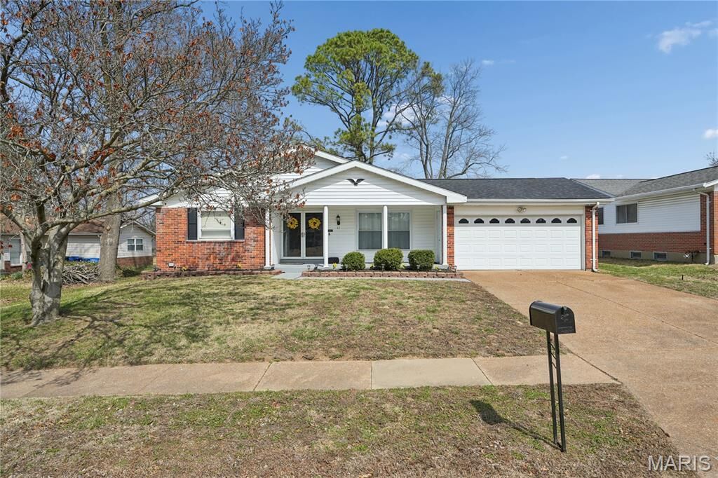 Property Photo:  13 Lancaster Court  MO 63033 