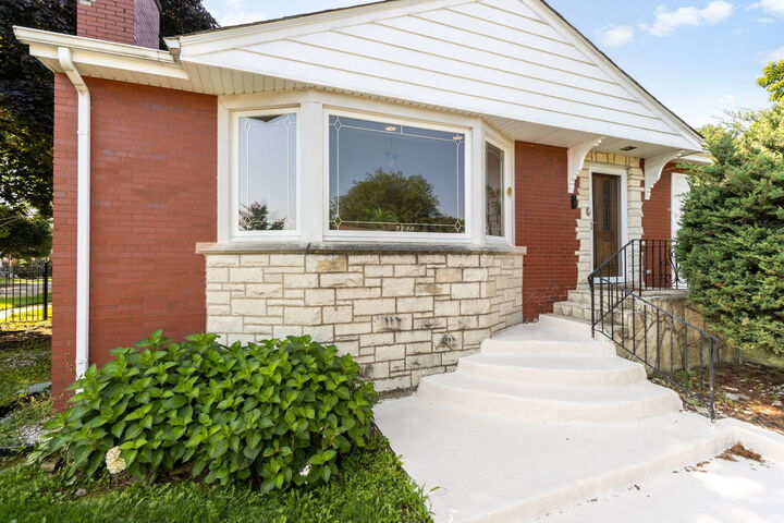 Property Photo:  9400 S Calumet Avenue  IL 60619 