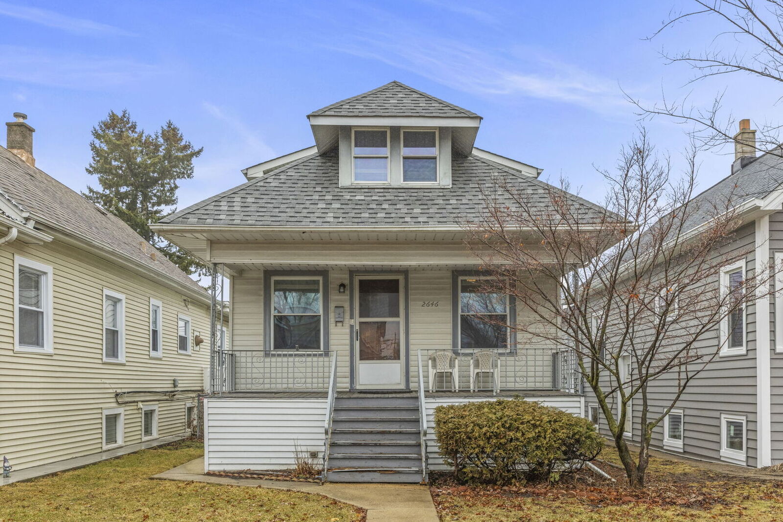 Property Photo:  2646 N Mont Clare Avenue  IL 60707 