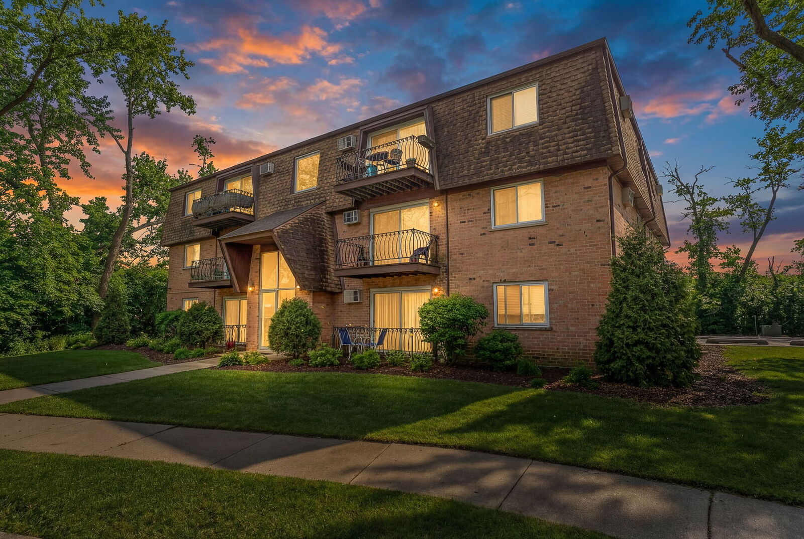 Property Photo:  4809 Engle Road 1C  IL 60803 