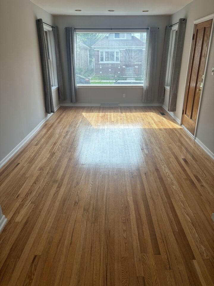 Property Photo:  5537 N Luna Avenue 1  IL 60630 