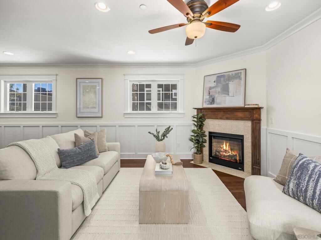 Property Photo: 816 F CA 92118
