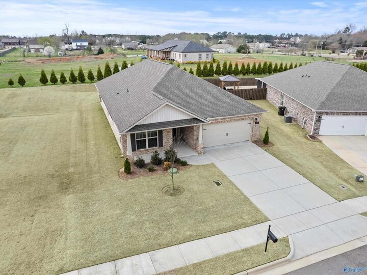 Property Photo: 204 Joan Circle AL 35749