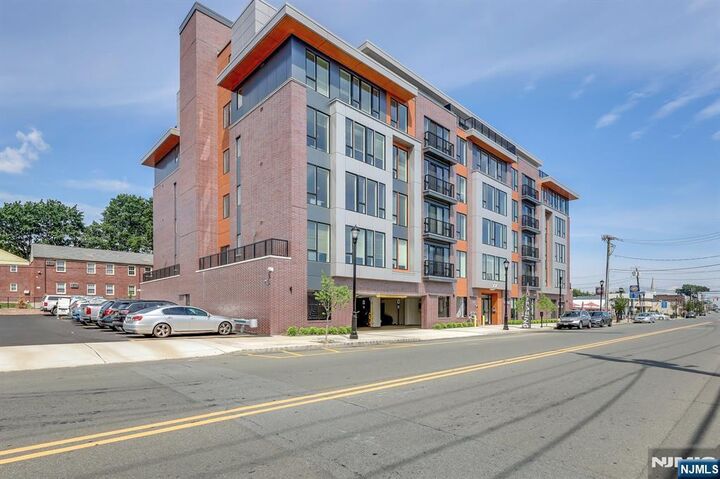 Property Photo:  85 Ridge Road 111  NJ 07031 