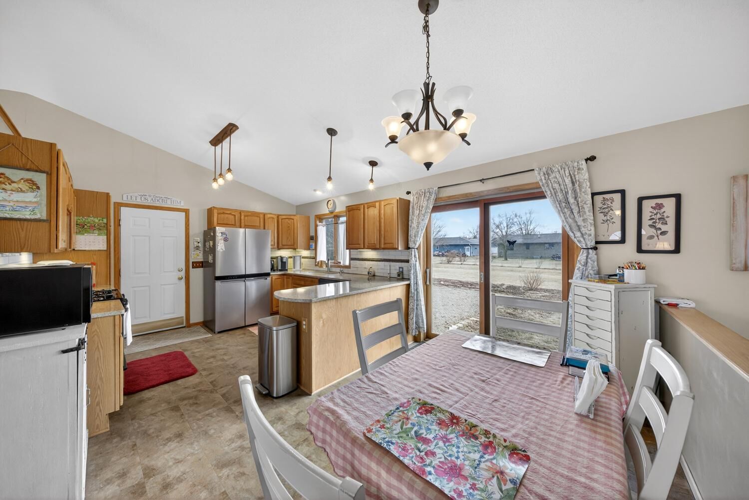 Property Photo: 605 Willers Court MN 55041