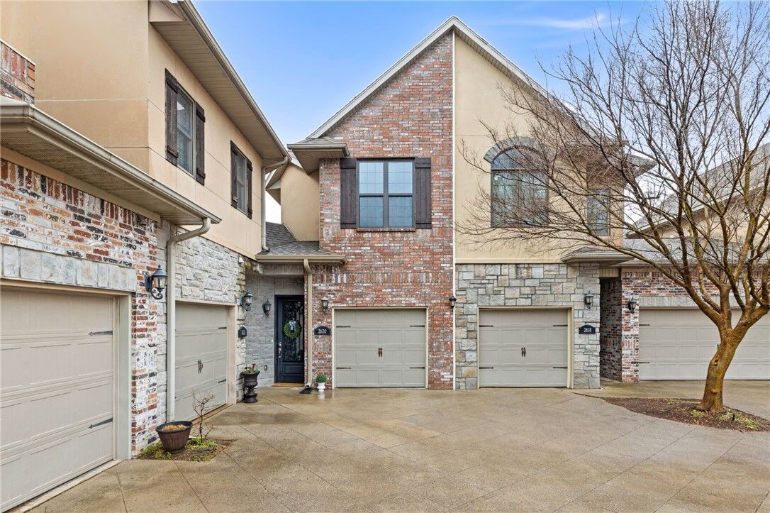 Property Photo:  2620 S Everest Avenue  AR 72758 