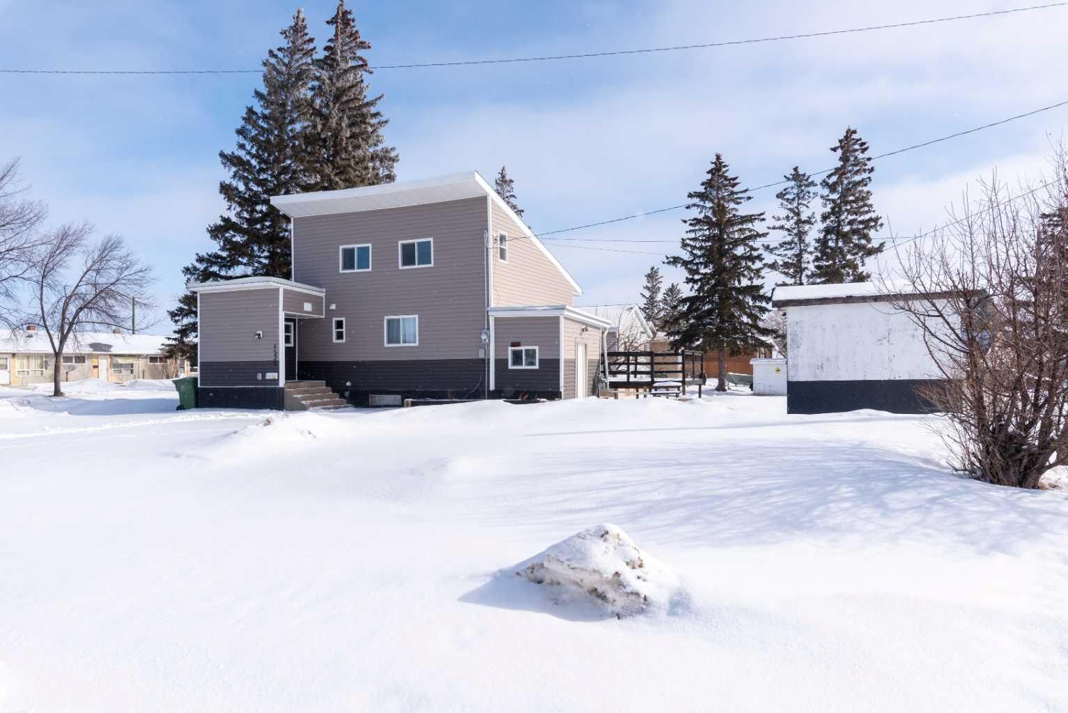 Property Photo:  4535 47 Street  SK S9V 0J8 