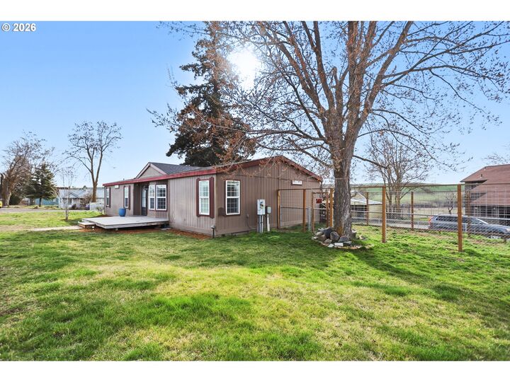 Property Photo:  501 NW 3rd St  OR 97021 