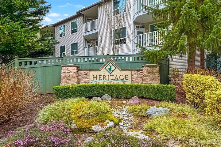 Property Photo:  12530  Admiralty Way J302  WA 98204 