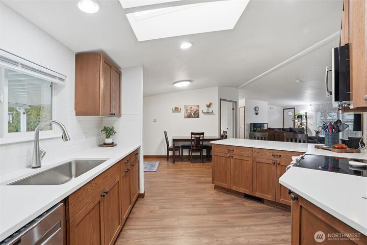 Property Photo:  220 N Galway Lane  WA 99037 