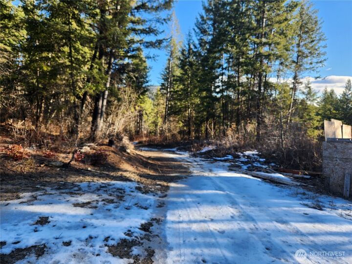 Property Photo:  318  Rockabye Lane  WA 99118 