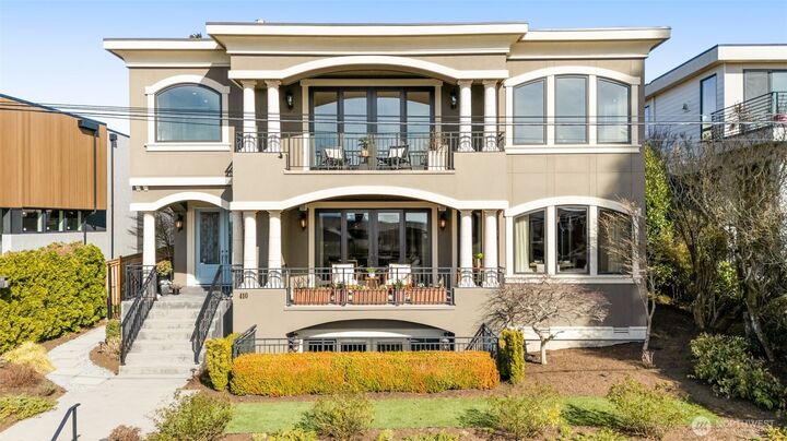 Property Photo:  410  8th Avenue W  WA 98033 