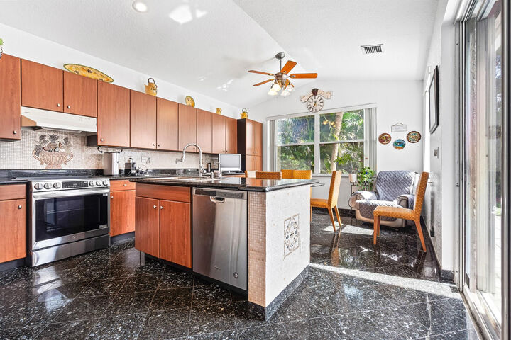 Property Photo:  3274 NW 22nd Avenue  FL 33309 