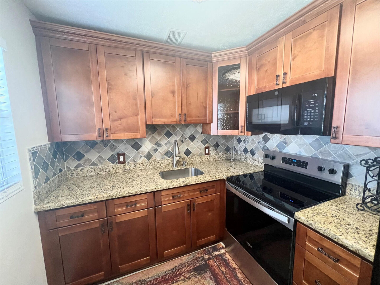Property Photo:  304 Oakridge Q 304  FL 33442 