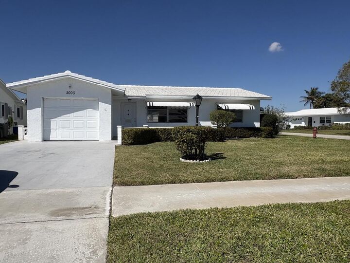 Property Photo: 2003 SW 18th Street FL 33426