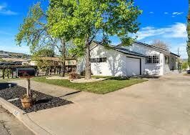 Property Photo: 635 Paraiso Avenue CA 91977