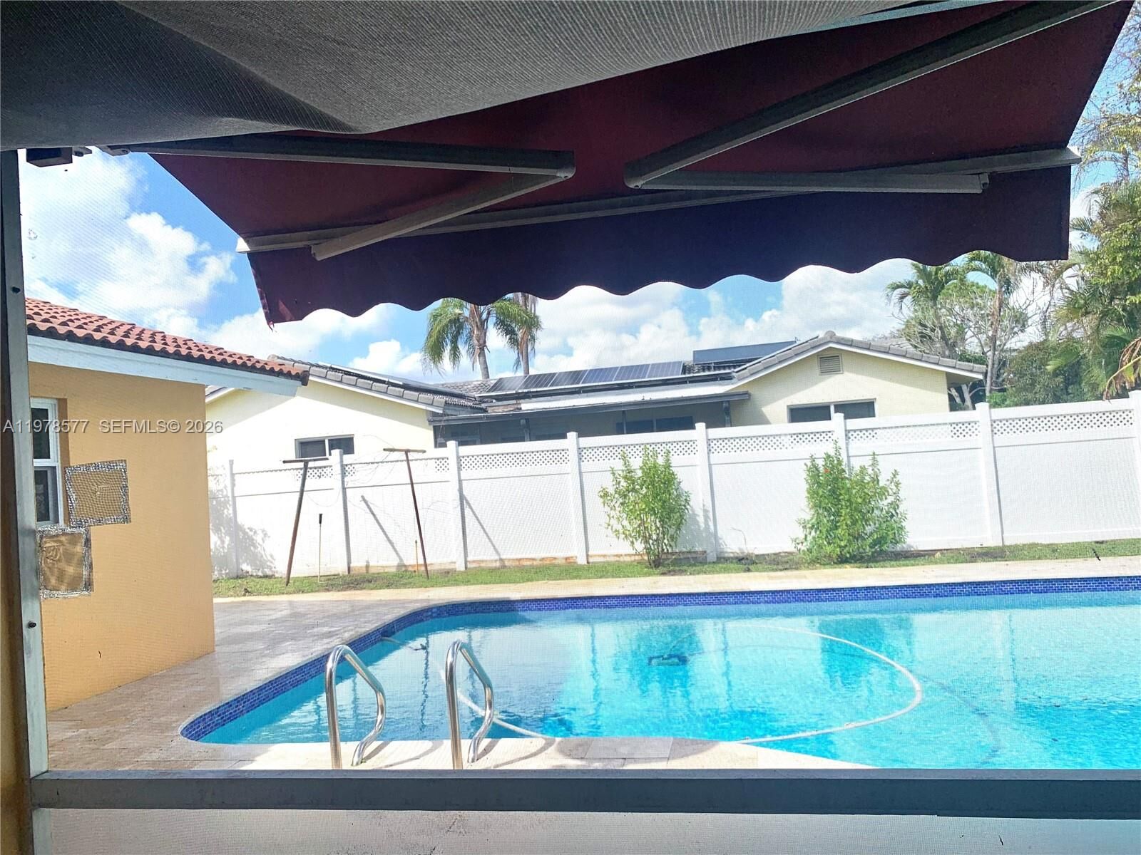Property Photo:  7507 NW 41st St  FL 33065 