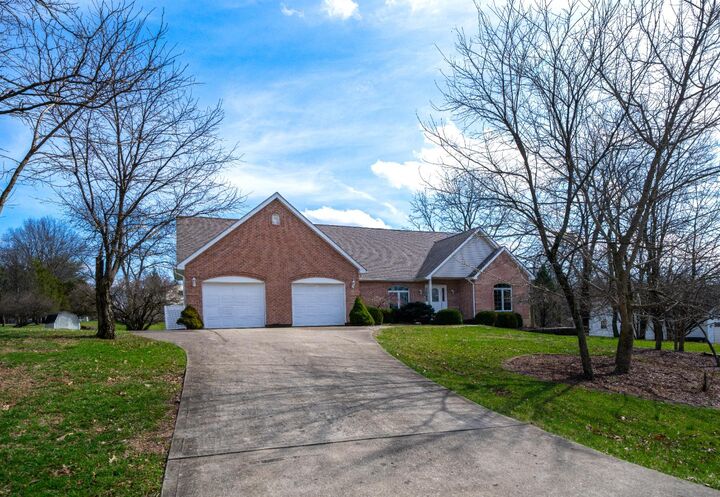 Property Photo: 20338 Cedarview Court IN 47025