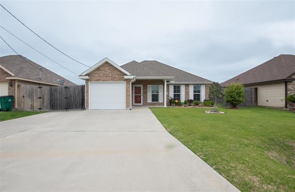 Property Photo:  5115 Briarwood Drive  TX 77657 