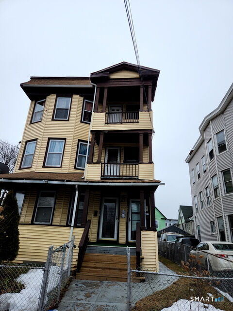 Property Photo:  463 Logan Street 3  CT 06607 