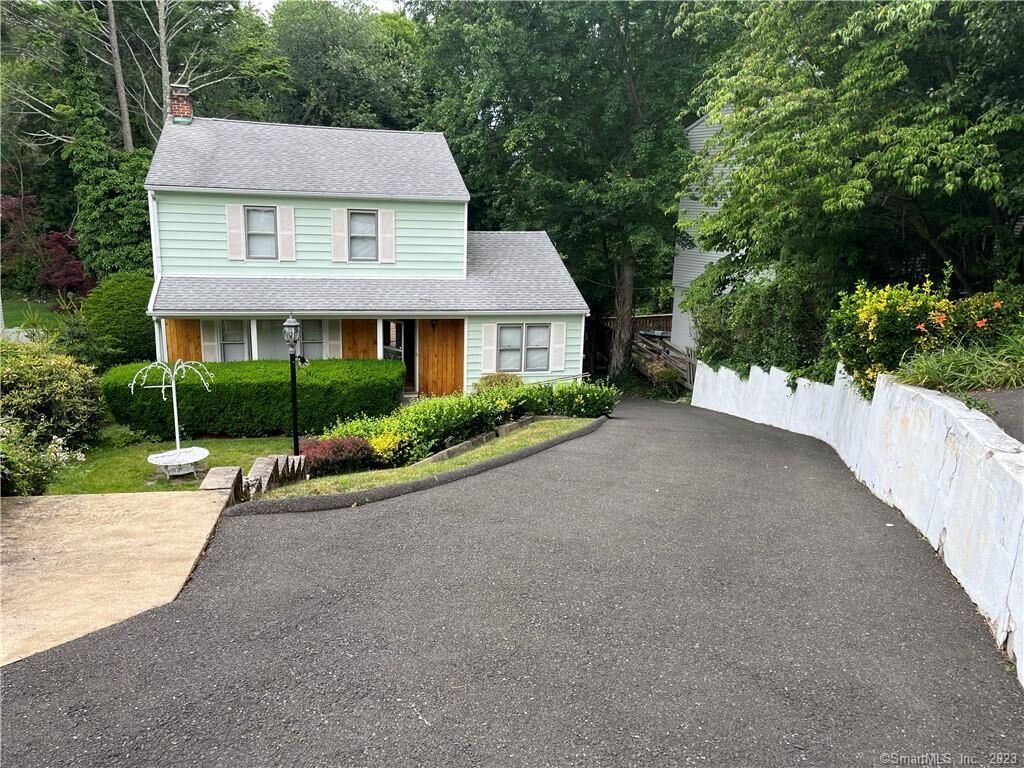 Property Photo:  13 Hollow Tree Ridge Road  CT 06820 
