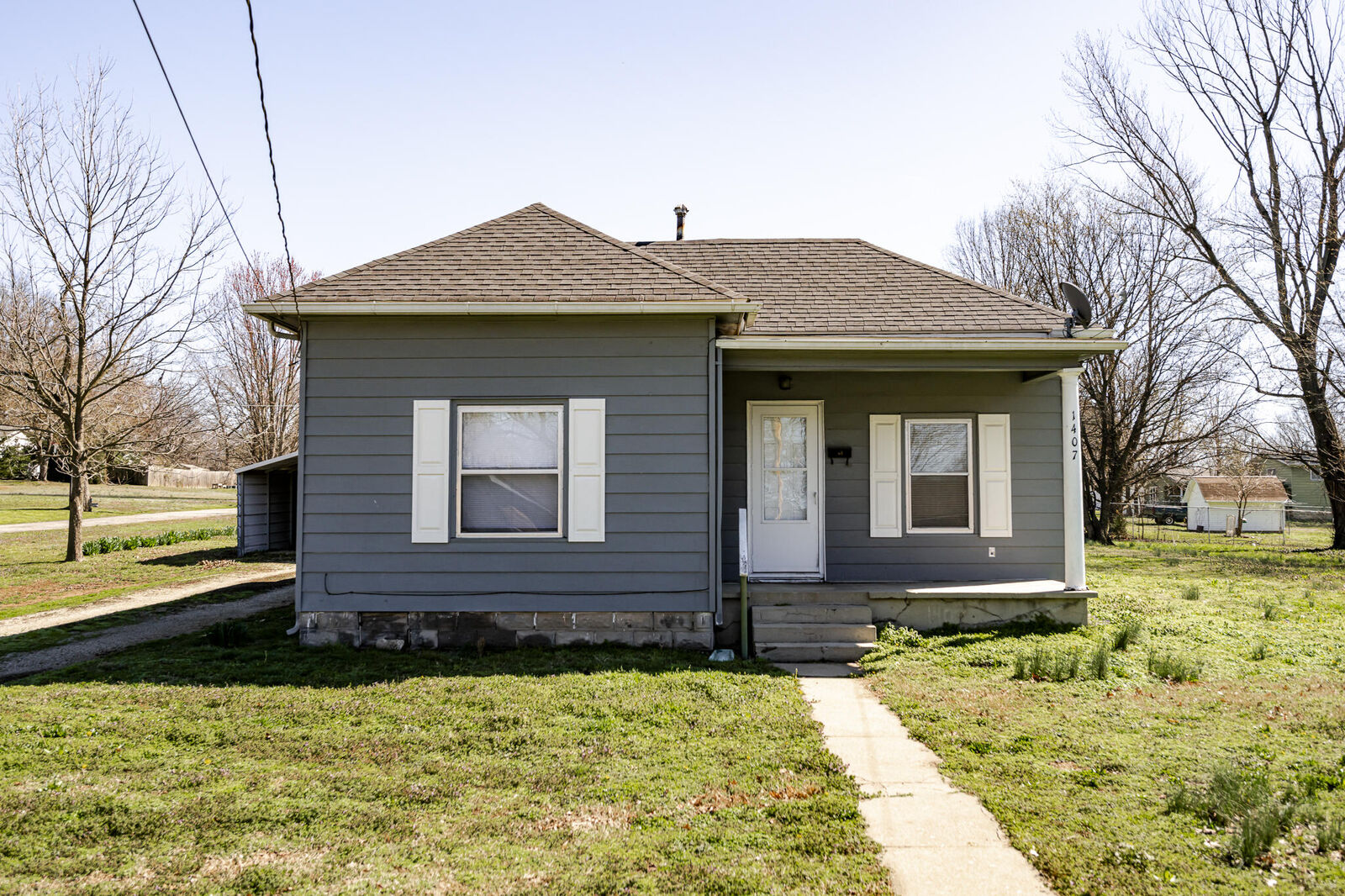 Property Photo:  1407 4th Street  MO 65708 