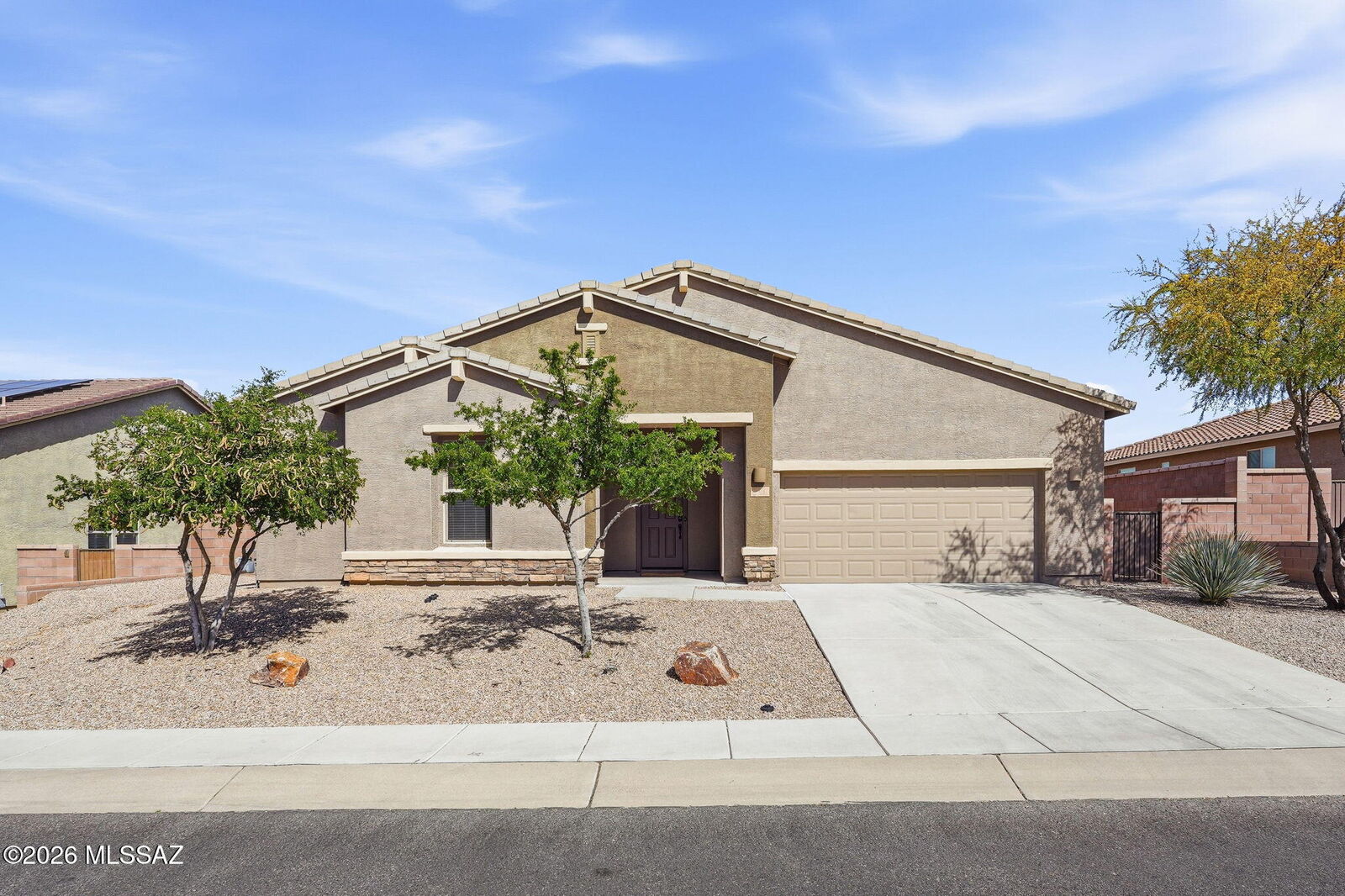 Property Photo:  1451 E Stronghold Canyon Lane  AZ 85629 