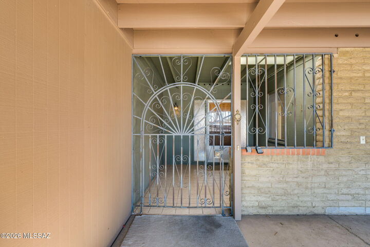 Property Photo:  8137 E Renaud Lane  AZ 85710 