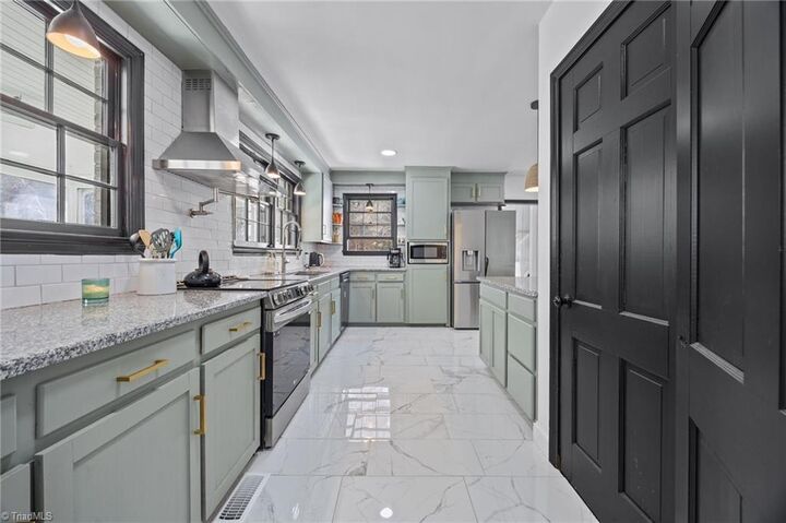 Property Photo: 1352 City Lake Road NC 27292