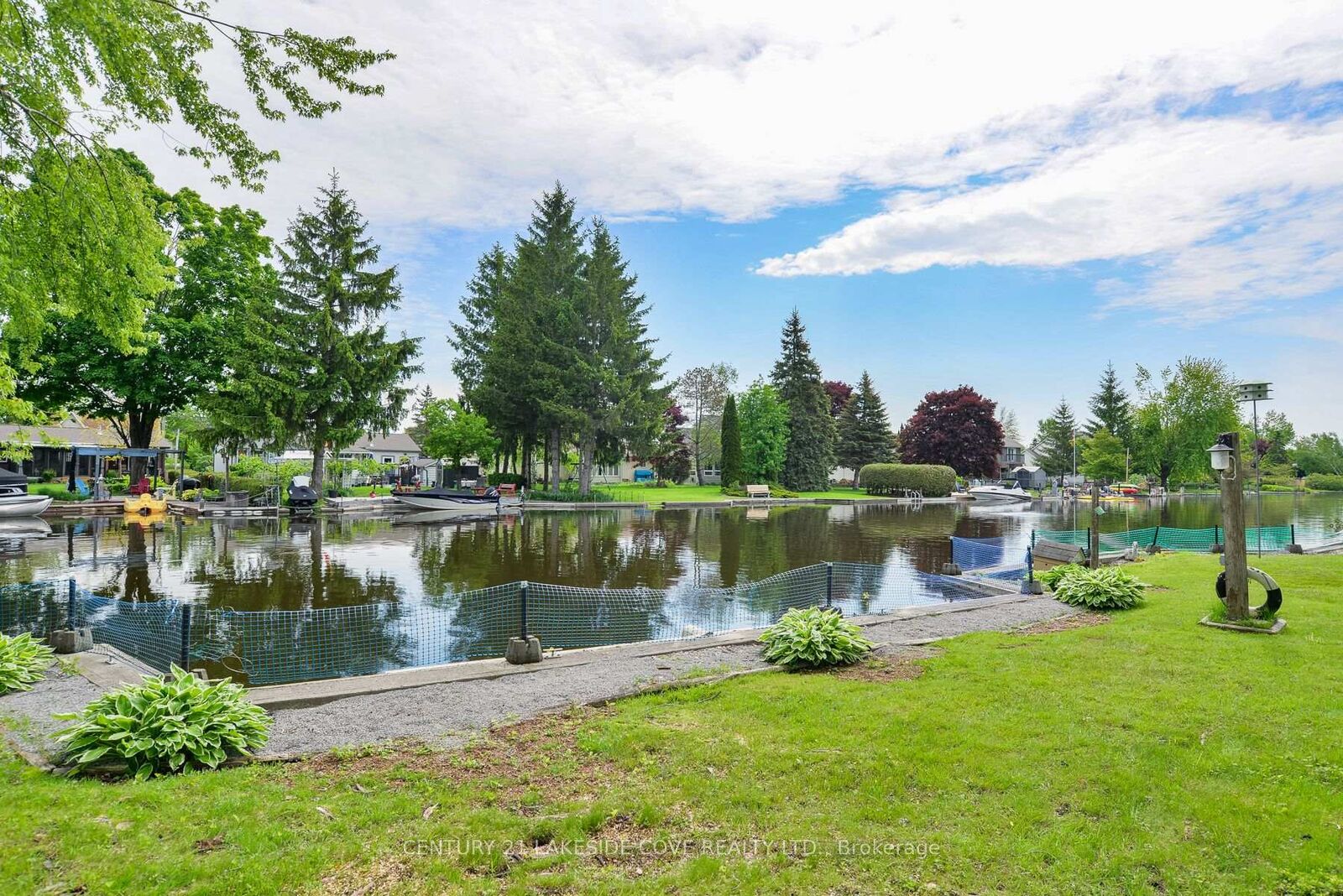 Property Photo:  9 Pinetree Court  ON L0K 1B0 