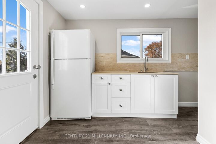 Property Photo:  1424 Beaverdams Road Upper  ON L2V 3Y1 