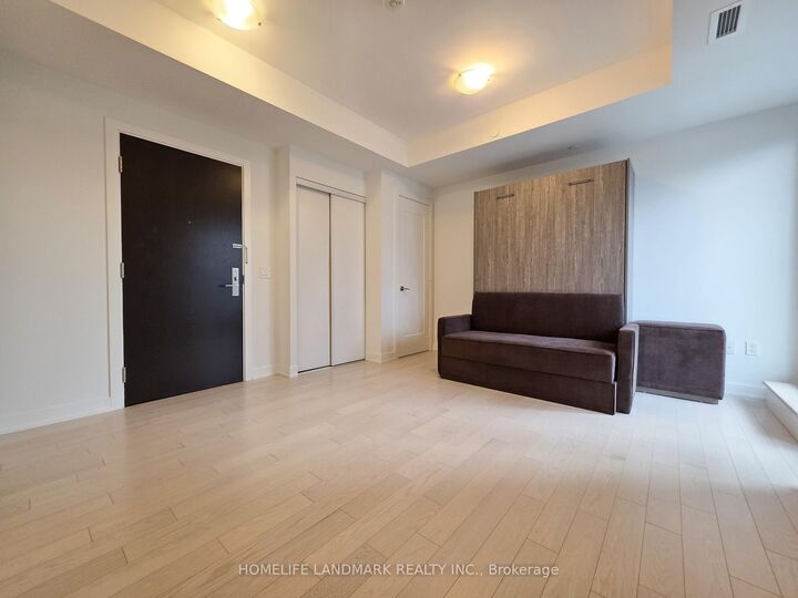 330 Richmond Street W 605 — photo 1