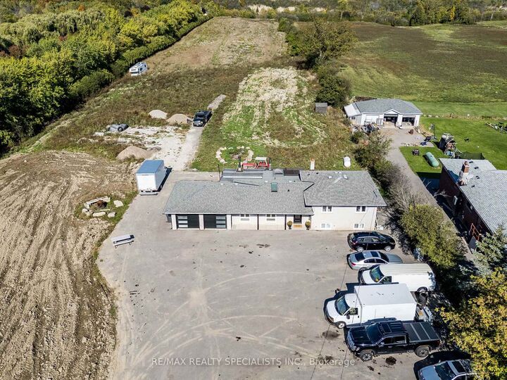 Property Photo: 13207 Centreville Creek Drive ON L7C 3B8
