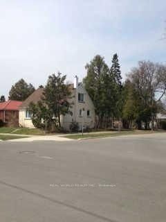 Property Photo: 46 Connaught Avenue ON M2M 1G8