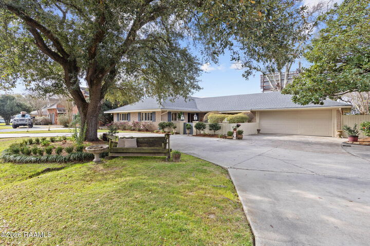 Property Photo:  100 Brentwood Boulevard  LA 70503 