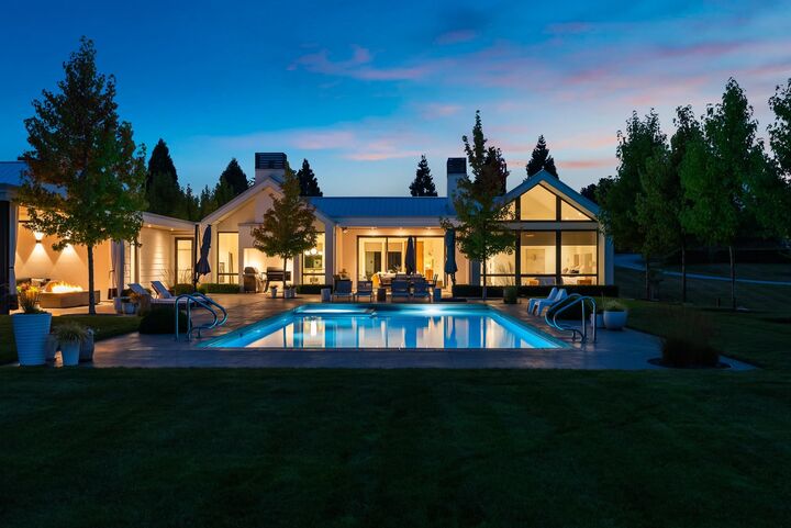 Property Photo: 29091 Tamaric Avenue BC V4X 2C9
