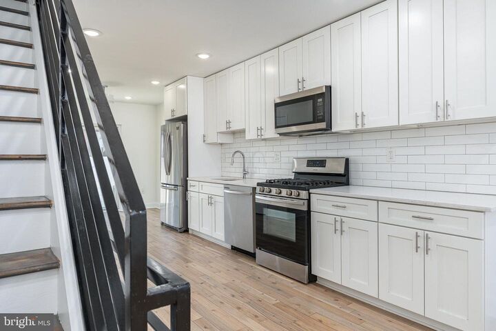 Property Photo:  1611 S Mole Street  PA 19145 