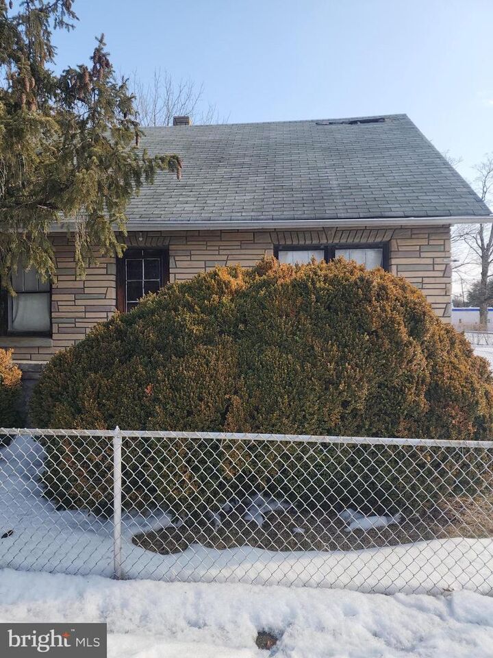 Property Photo:  1 McGuire Street  NJ 08562 