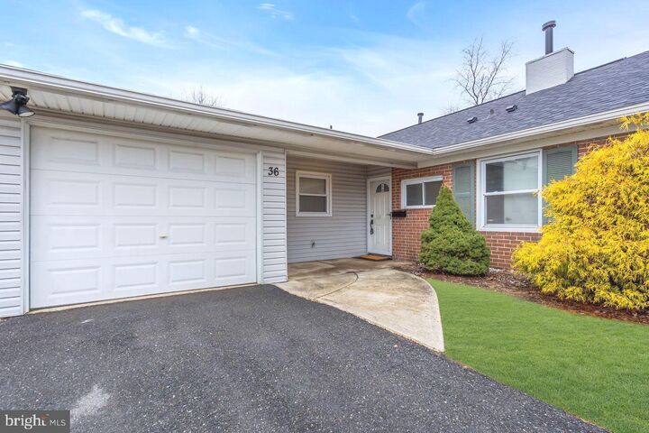 Property Photo:  36 Peartree Lane  NJ 08046 