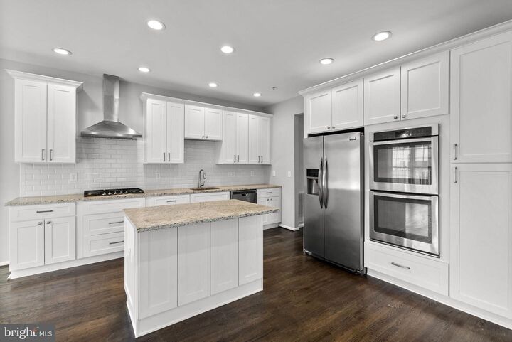 Property Photo:  2014 Dalewood Court  MD 21114 