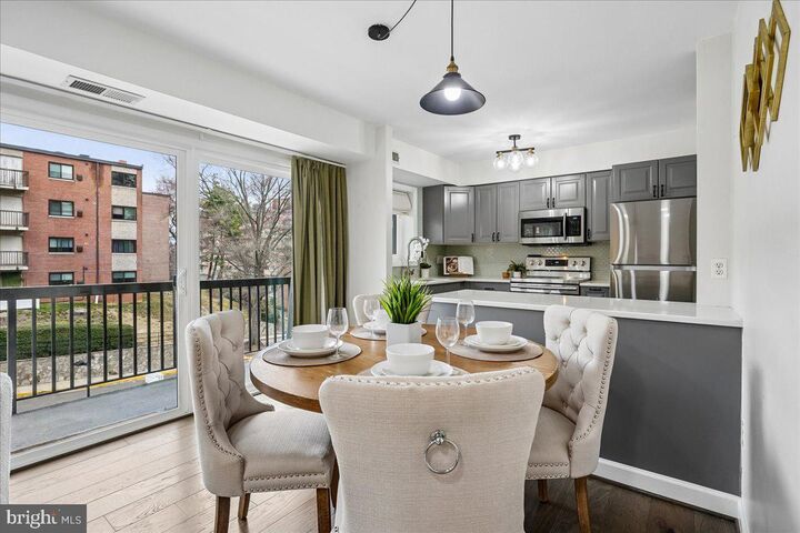 Property Photo:  3220 S 28th Street 202  VA 22302 