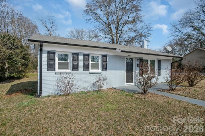 Property Photo:  200 W Shannonhouse Street  NC 28152 