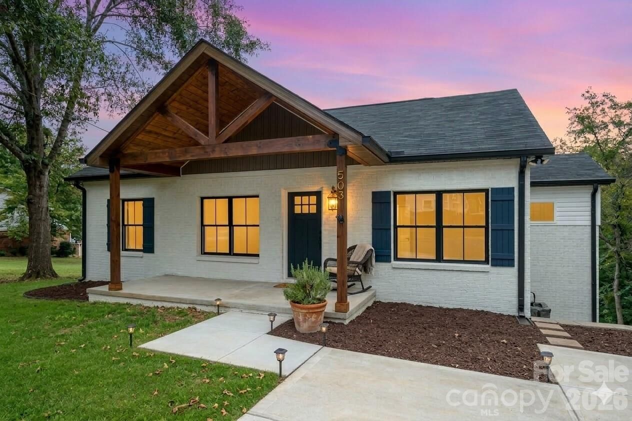 Property Photo:  503 Circle Drive E  NC 28150 