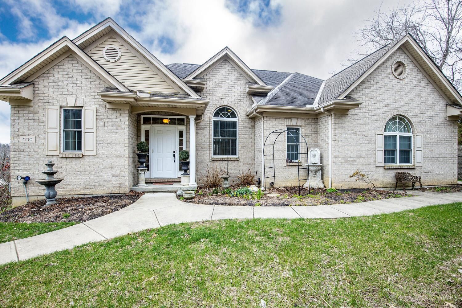 Property Photo:  550 Aston View Lane  OH 45002 