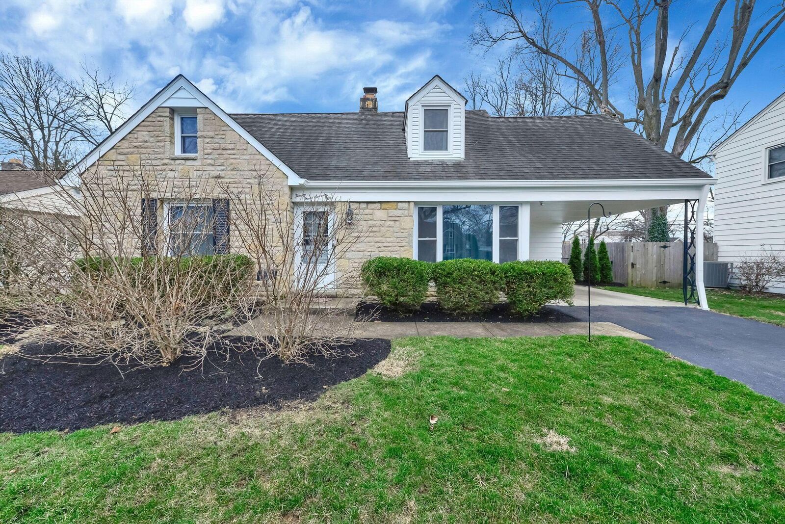 Property Photo:  2375 Swansea Road  OH 43221 