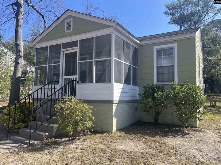 Property Photo:  704 S Bonham  SC 29205-4002 